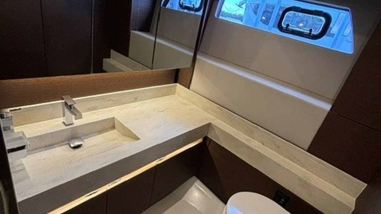 2024 Prestige 520 Flybridge - Photo 8