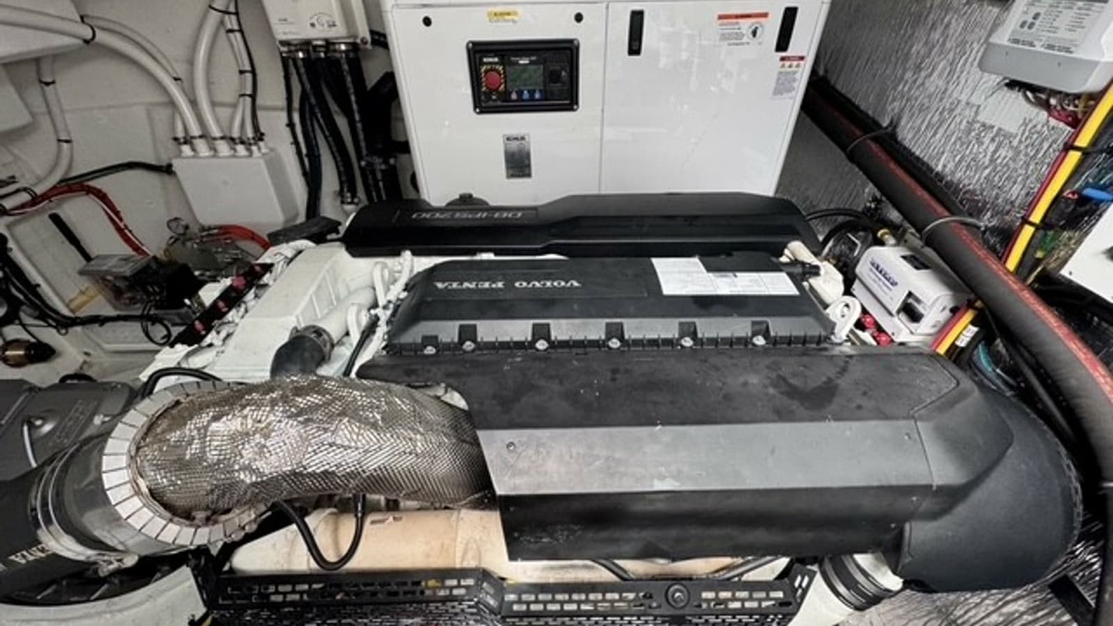 2023 Cruisers Yachts 50 Cantius - Photo 31