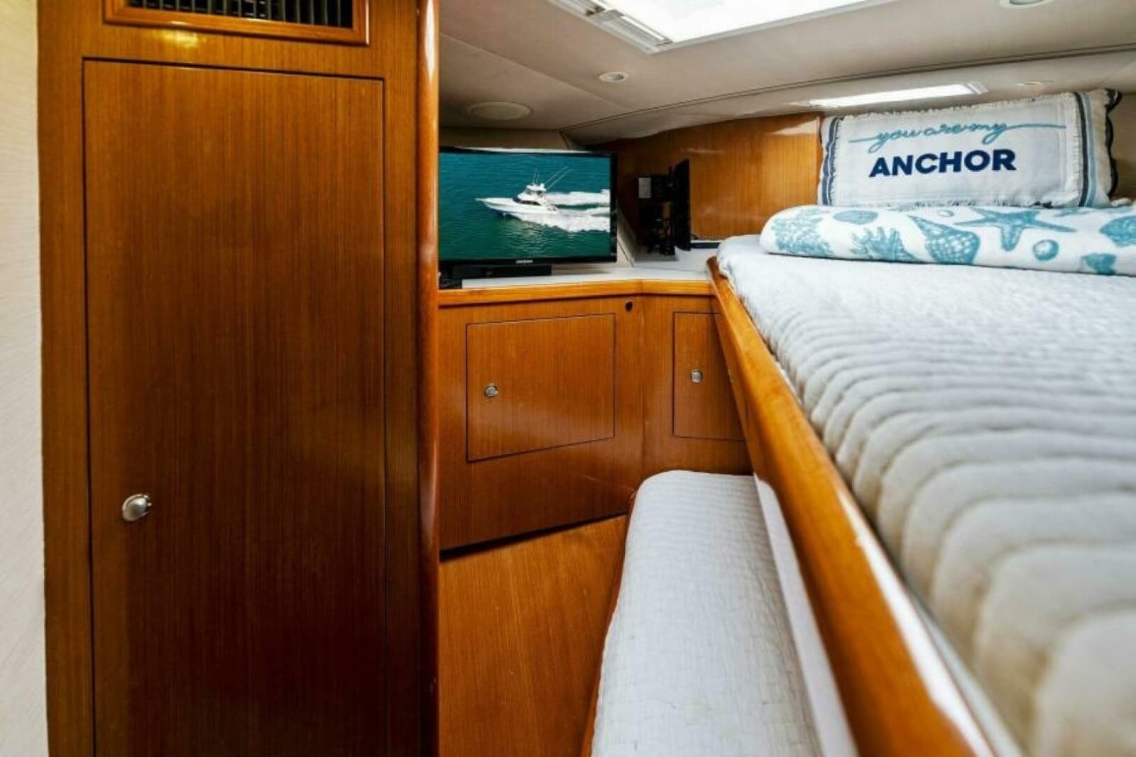 2003 Viking 48 Convertible - Photo 53