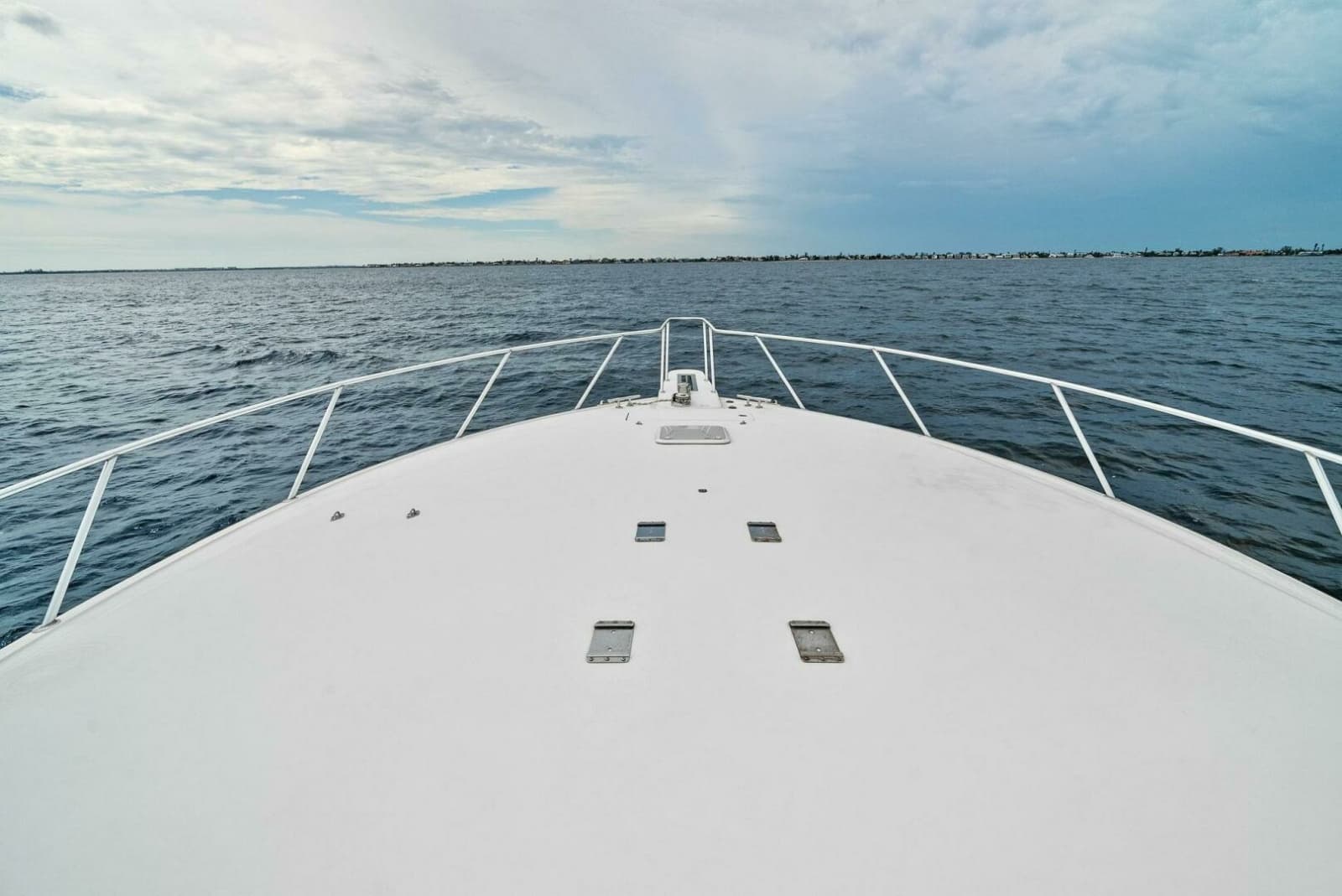 2006 Viking 61 Convertible - Photo 38