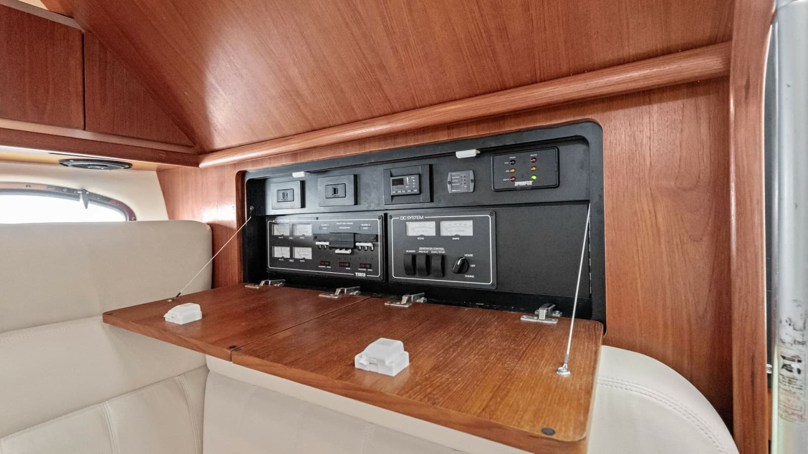 2007 Tiara Yachts 32 Open - Photo 8