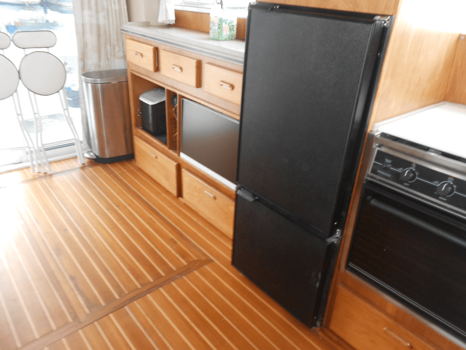 1997 Mainship 350 - Photo 7
