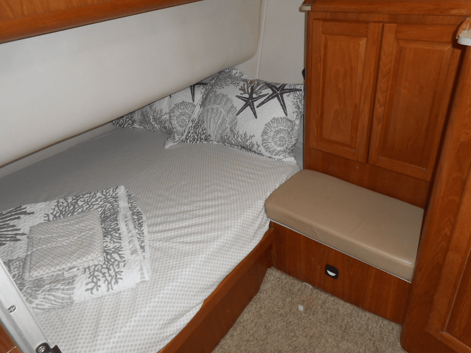 1997 Mainship 350 - Photo 13