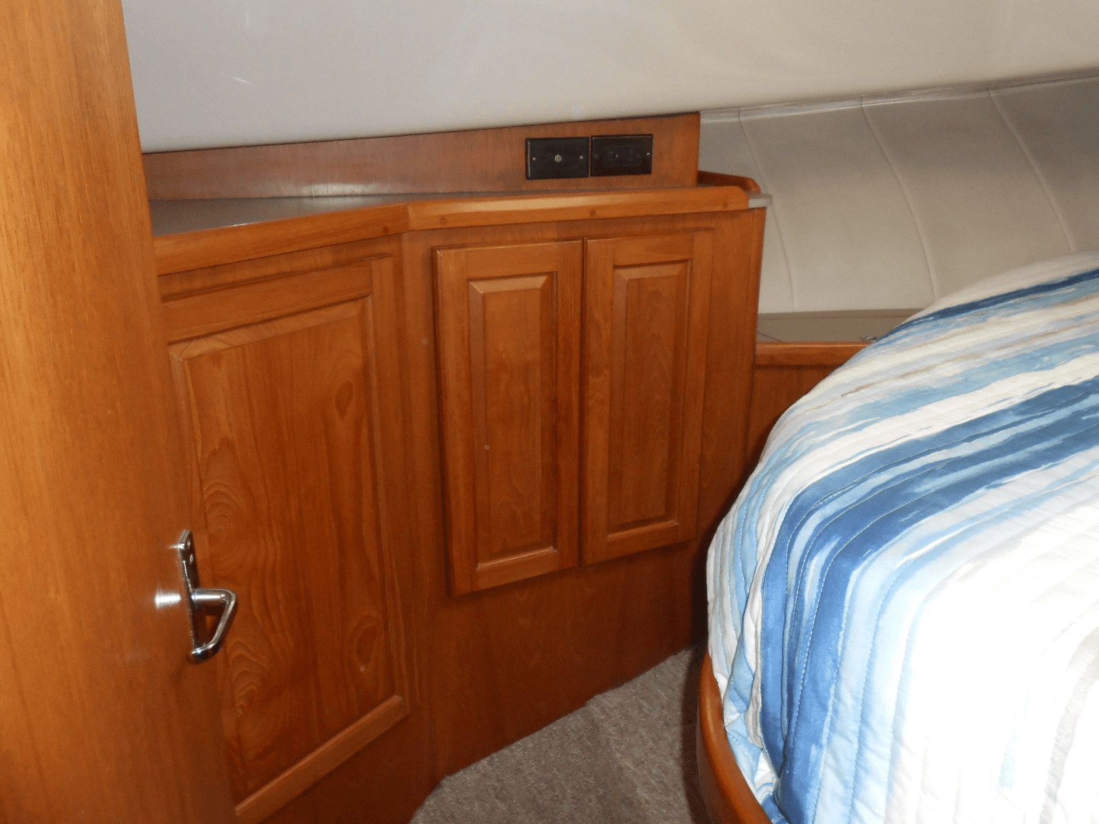 1997 Mainship 350 - Photo 11
