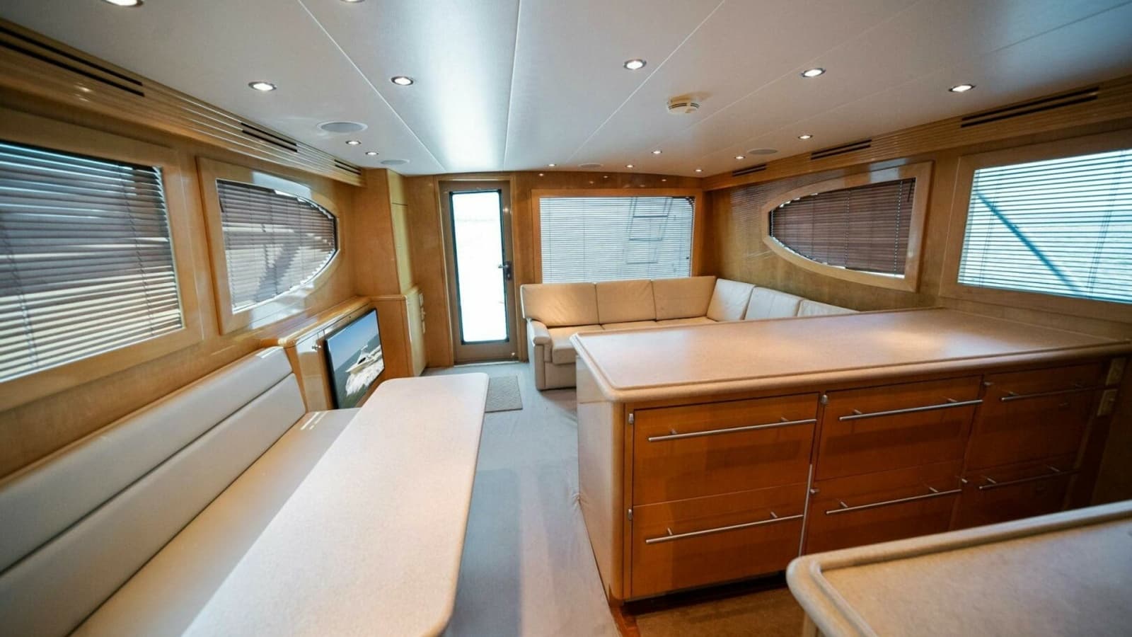 2003 Hatteras 54 Convertible - Photo 7