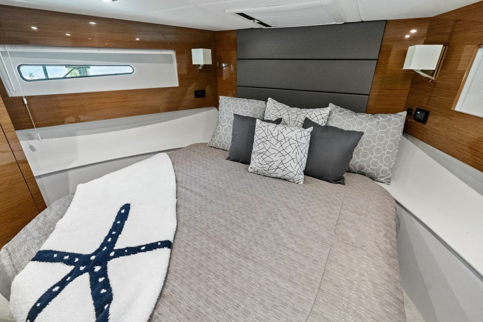 2019 Cruisers Yachts 42 Cantius - Photo 40