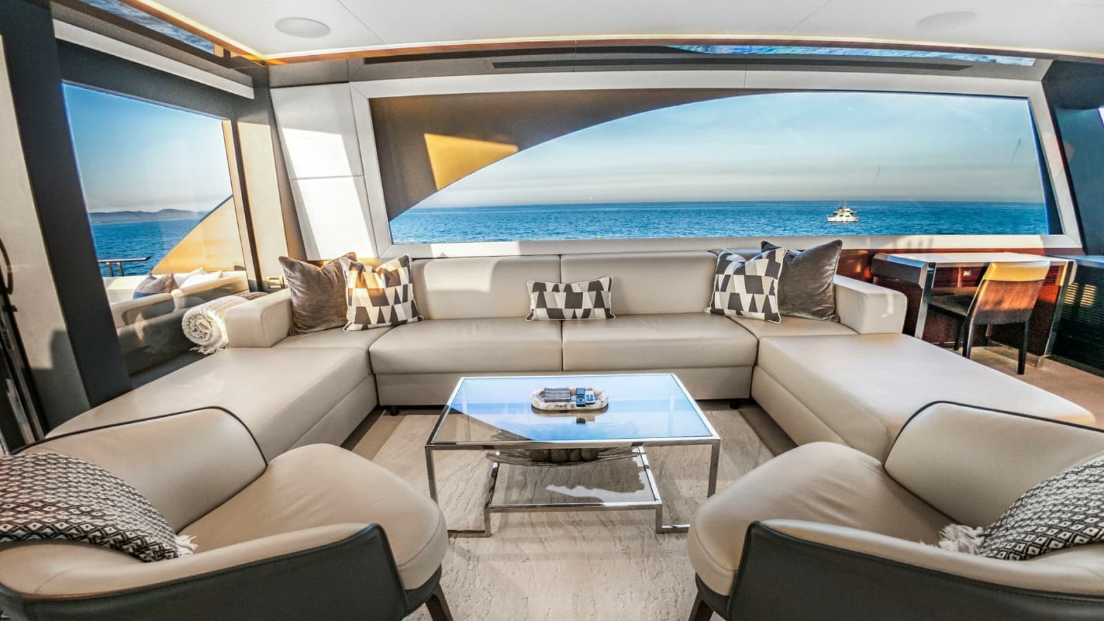 2024 Ocean Alexander 28E - Photo 4