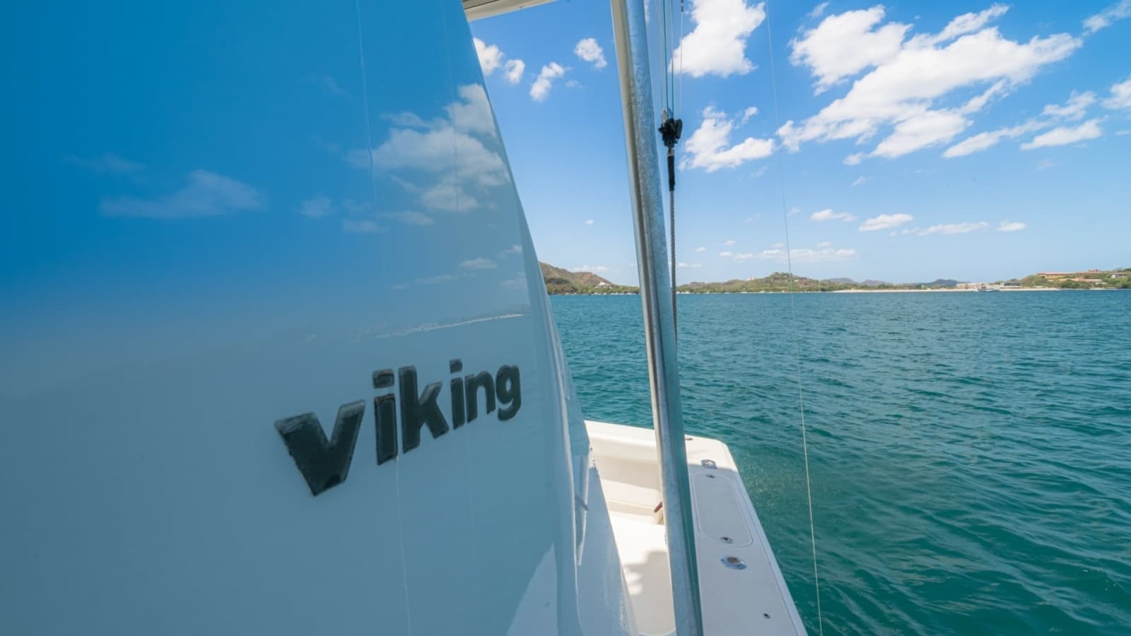 2005 Viking 61 Convertible - Photo 72