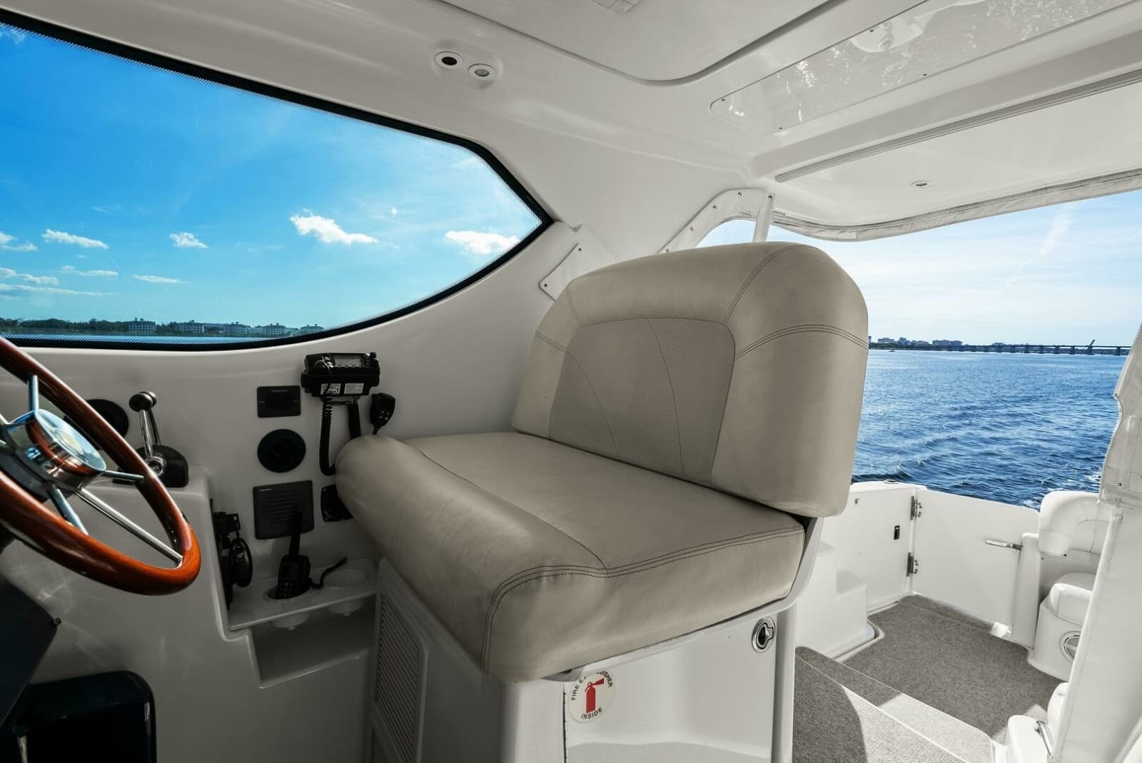 2007 Tiara Yachts 4300 Sovran - Photo 8