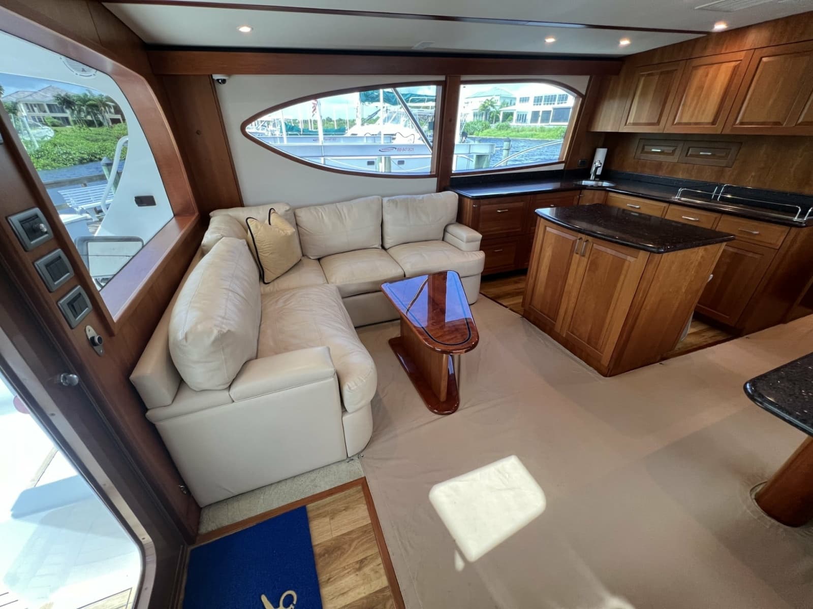 2013 Hatteras GT 54 - Photo 15