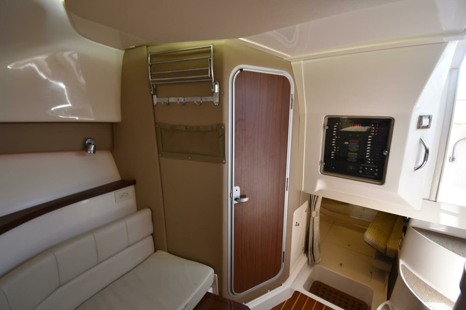 2016 Grady-White 330 Express - Photo 21