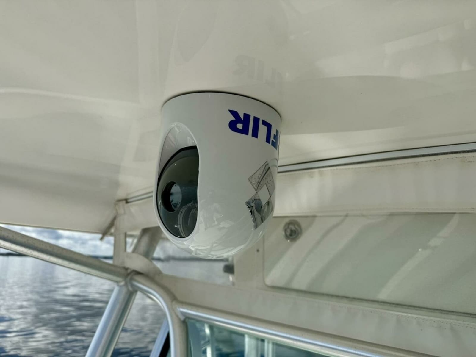 2006 Regulator 29 FS - Photo 24