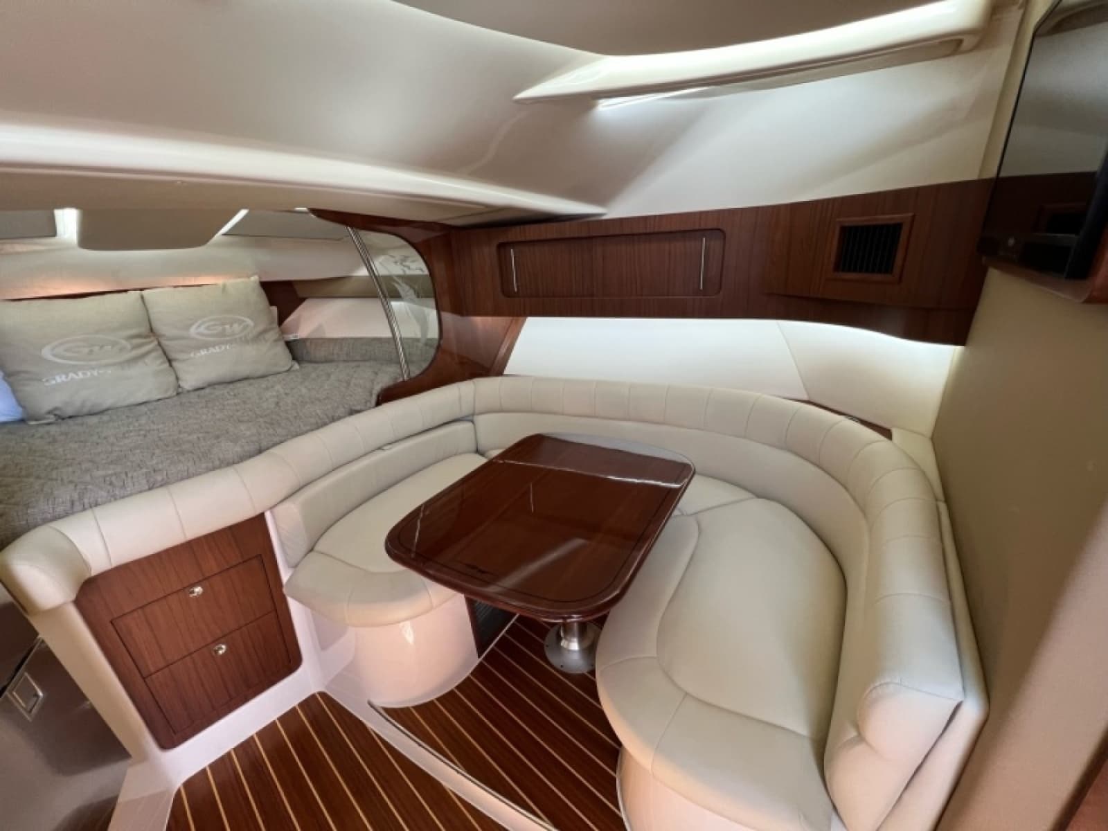 2019 Grady-White 37 Express - Photo 3