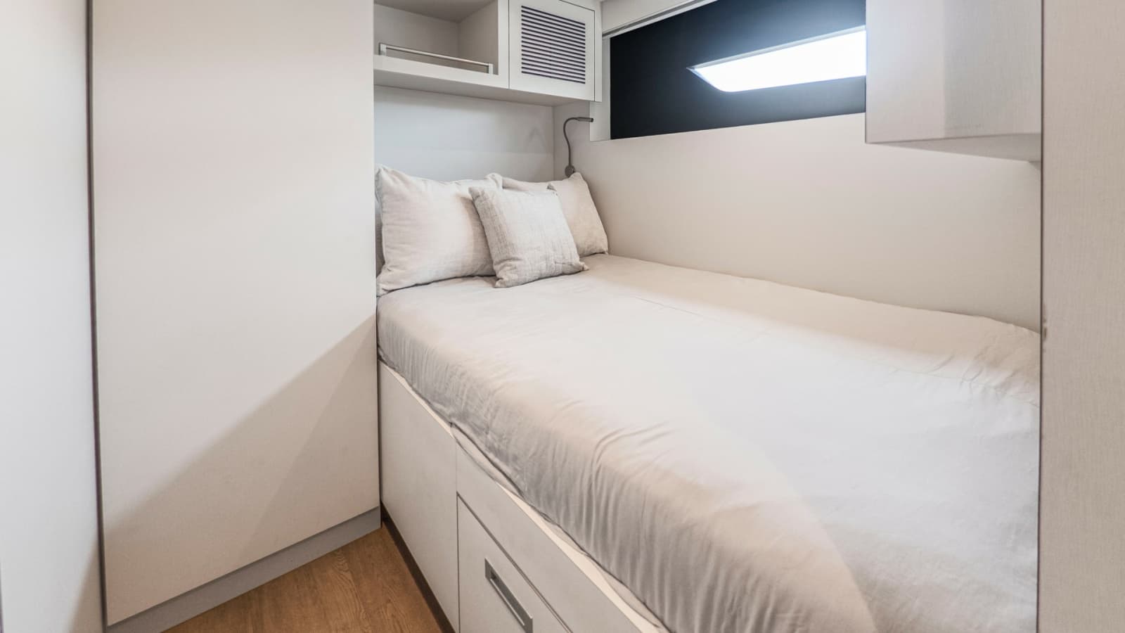 2024 Ocean Alexander 28E - Photo 53
