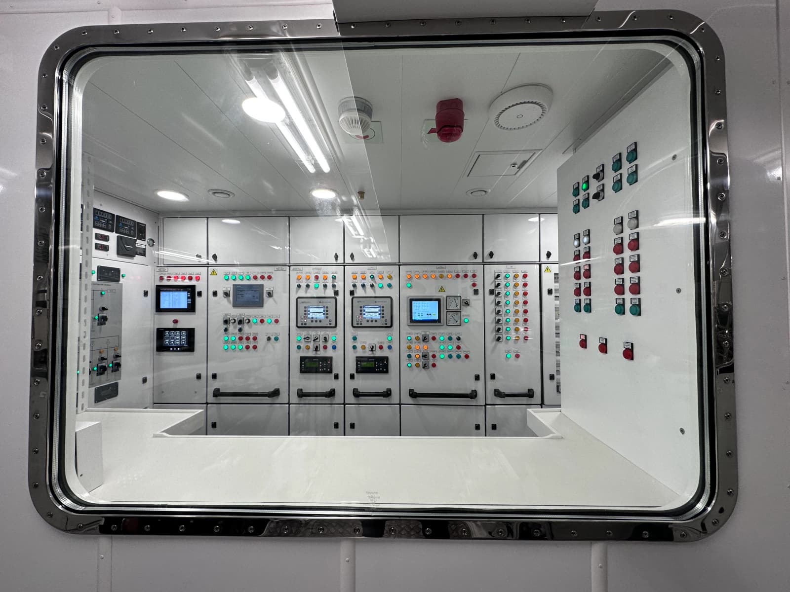 2028 Conrad C144S - Photo 43
