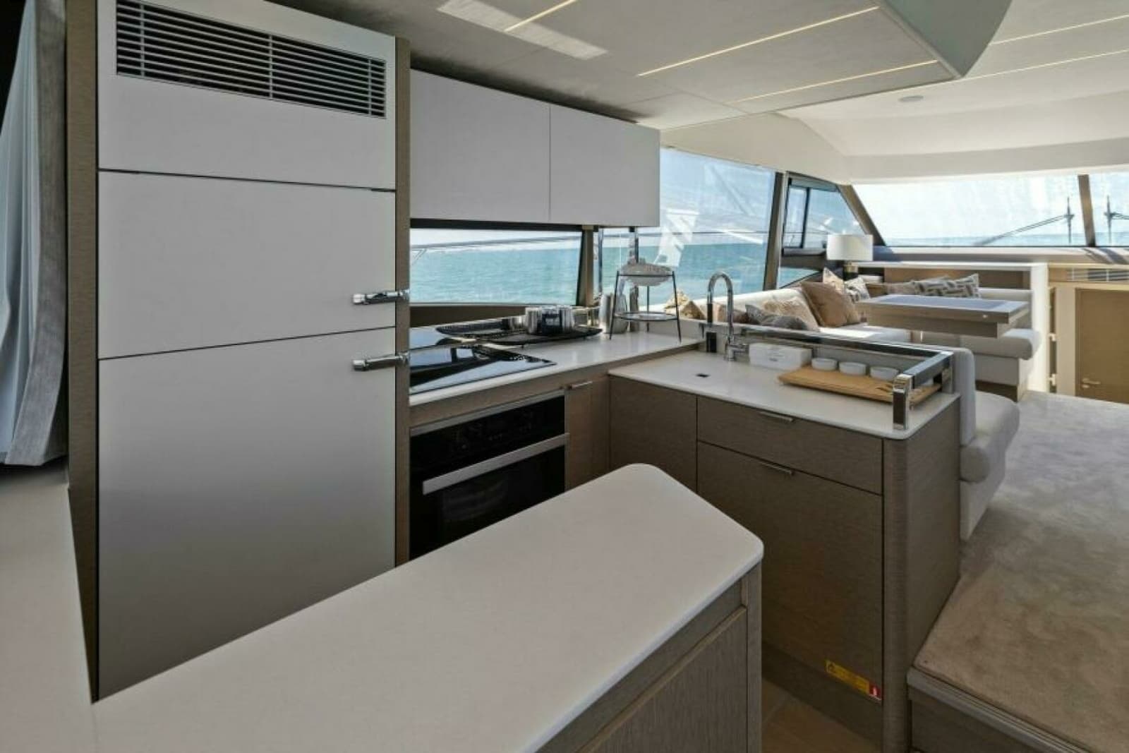 2022 Prestige 590 Flybridge - Photo 13