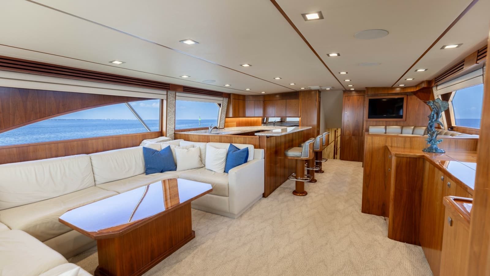 2016 Viking 80 Convertible - Photo 5