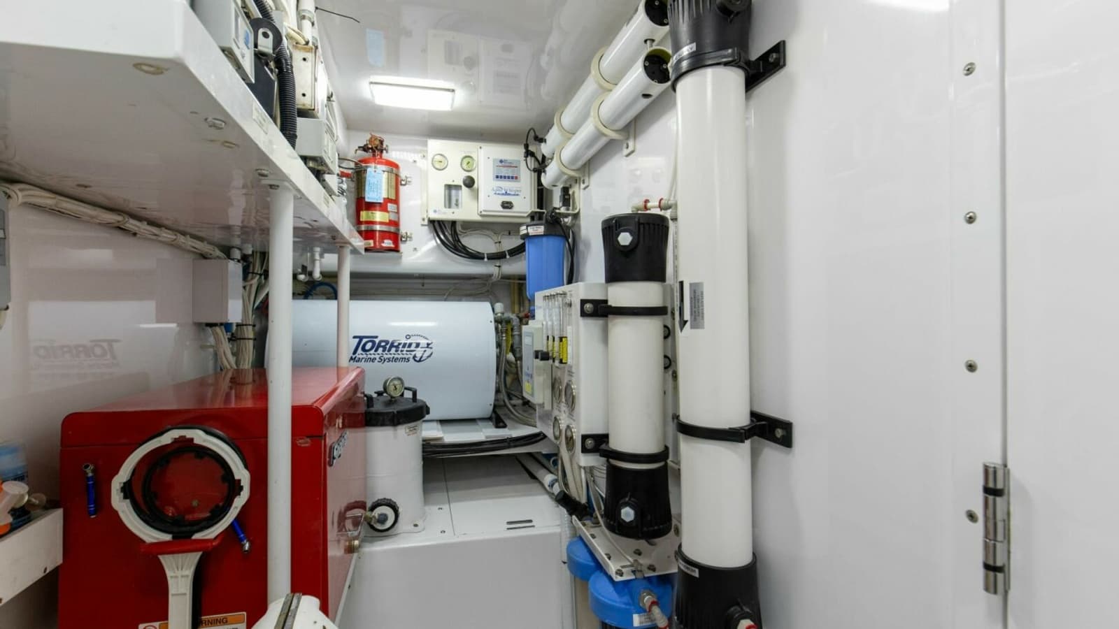 2005 Whiticar 76 Enclosed Bridge - Photo 66