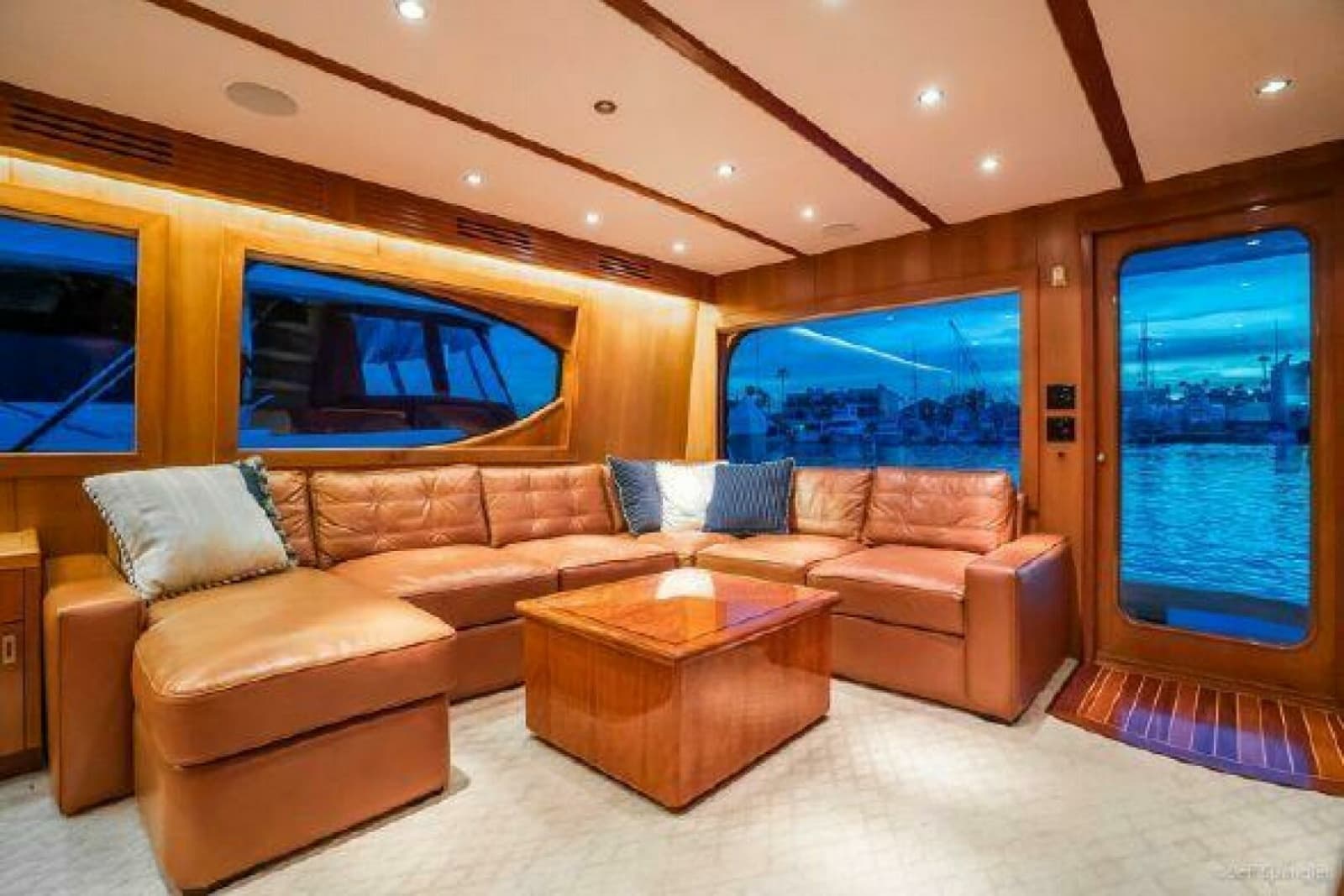 2008 Hatteras 77 Enclosed Bridge - Photo 9