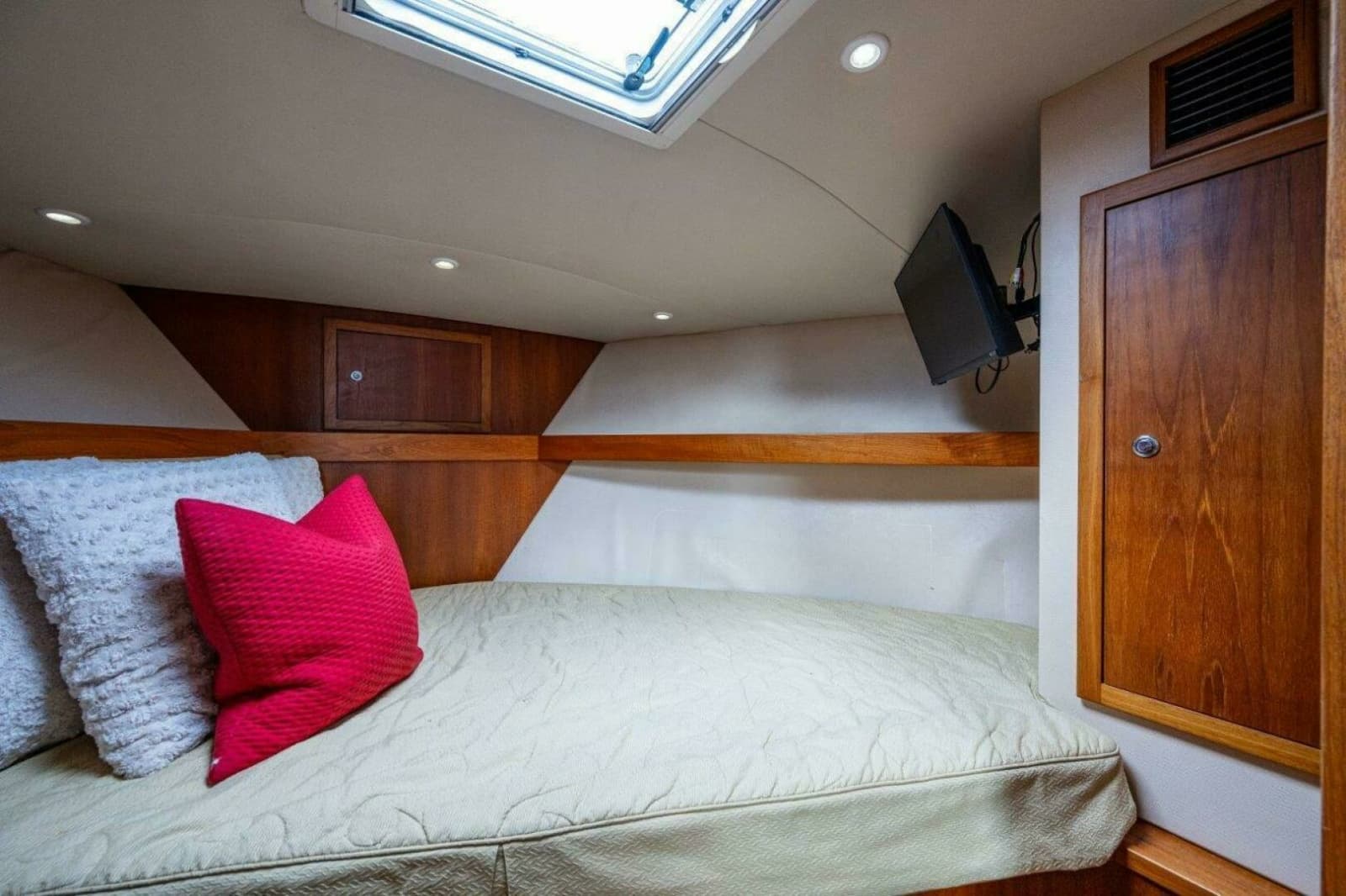 2007 Albemarle 36 Express - Photo 20