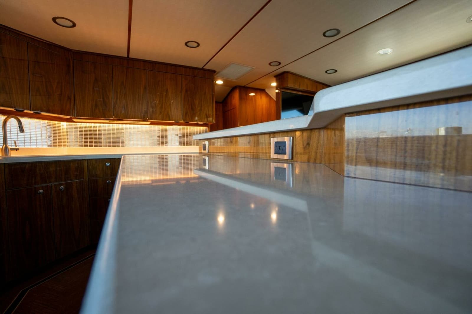 2021 Viking 72 Enclosed Bridge - Photo 10