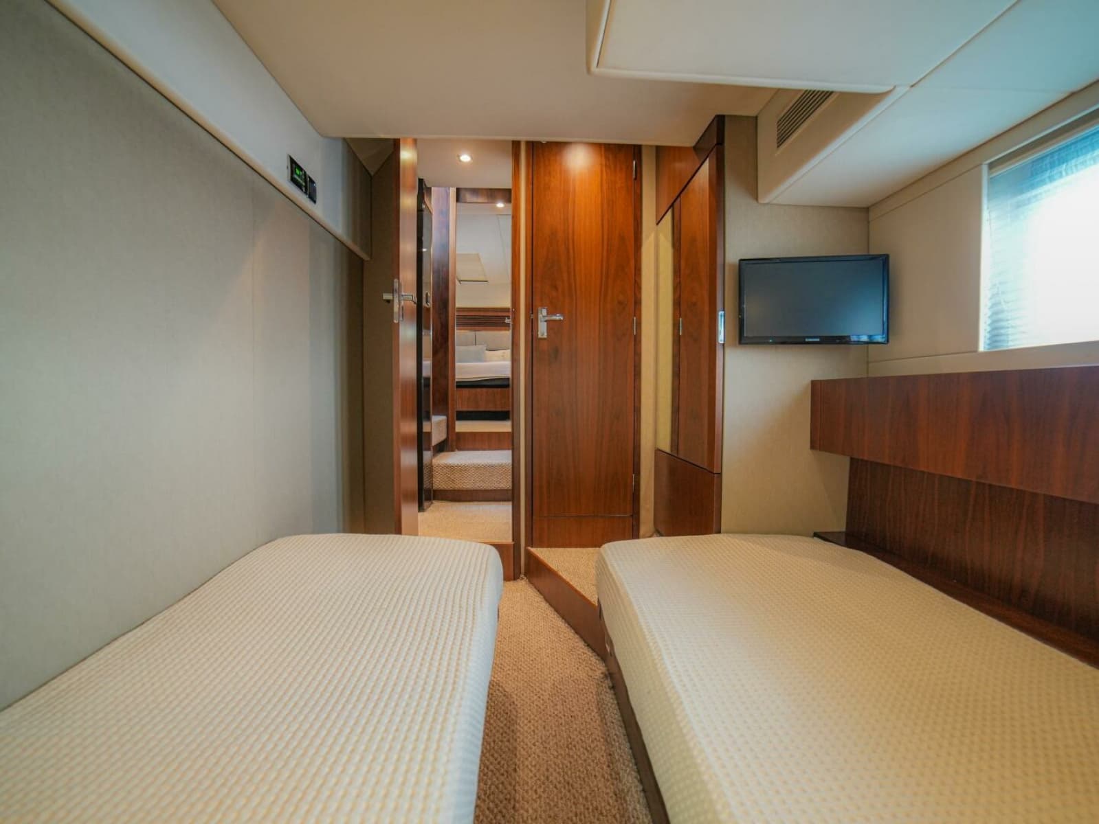 2014 Fairline 50 - Photo 47