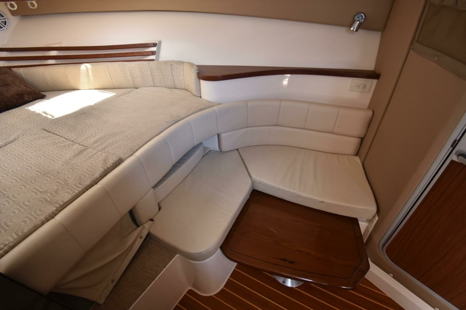 2016 Grady-White 330 Express - Photo 20