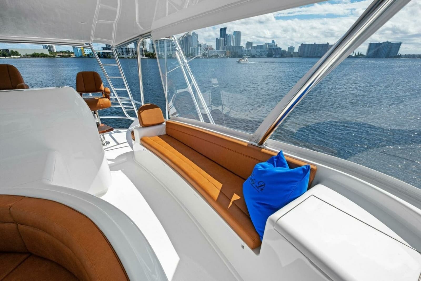 2012 Viking 82 Convertible - Photo 173