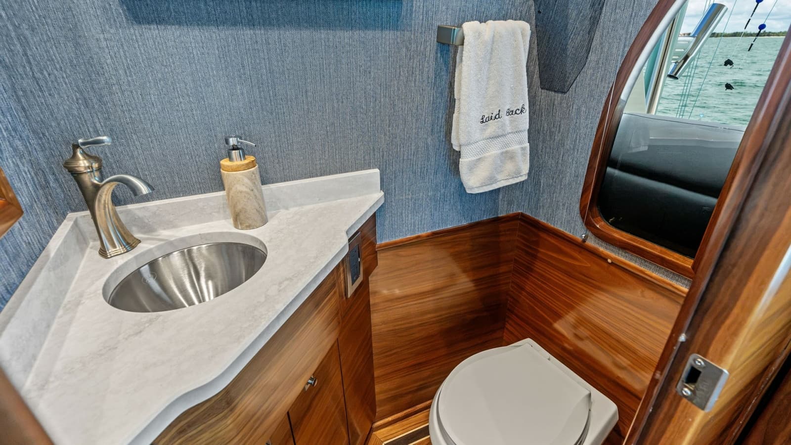 2024 Viking 68 Convertible - Photo 8