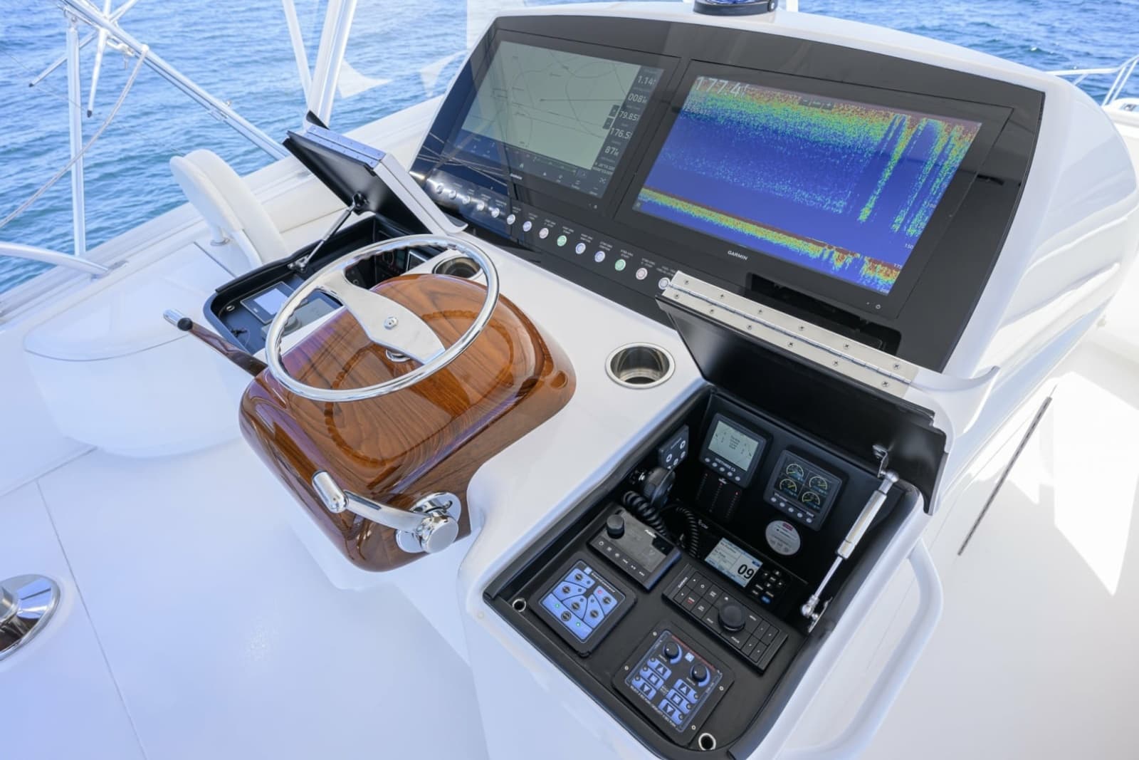 2024 Viking 54 Convertible - Photo 34