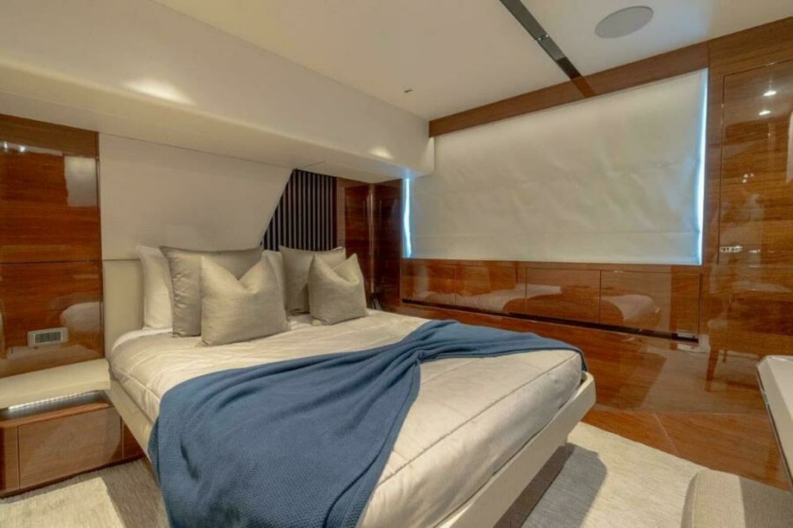 2019 Princess 85 Motor Yacht - Photo 13