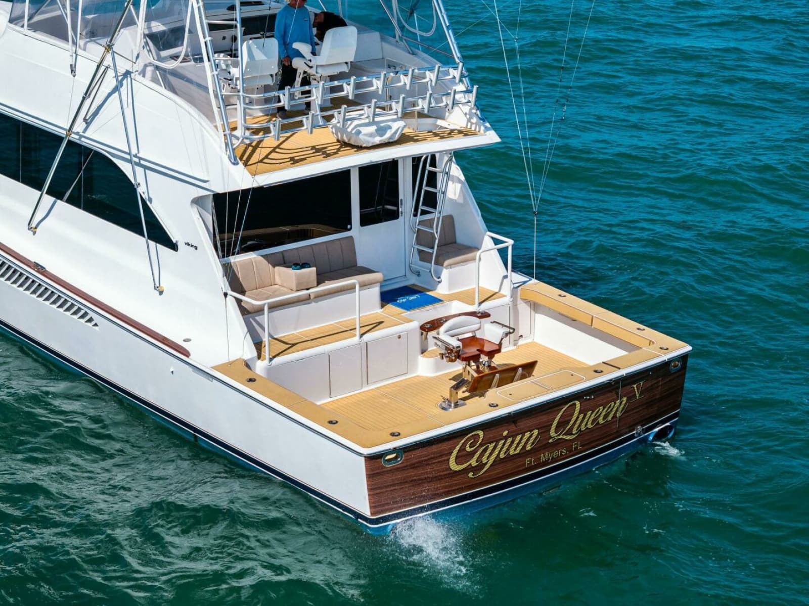 2002 Viking 65 Convertible - Photo 75