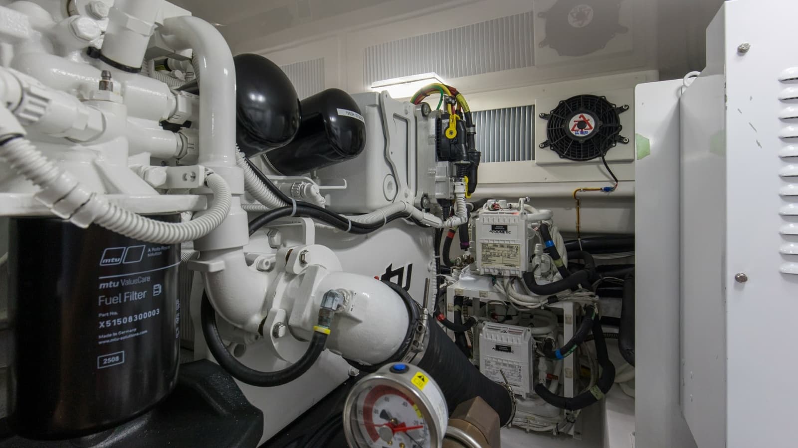 2022 Viking 58 Convertible - Photo 52