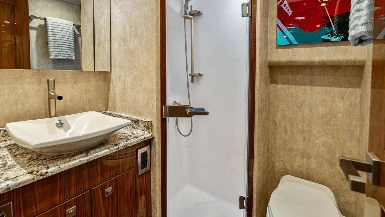 2016 Viking 80 Enclosed Bridge - Photo 70