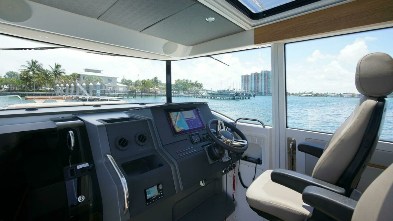 2024 Nimbus Commuter 11 - Photo 18