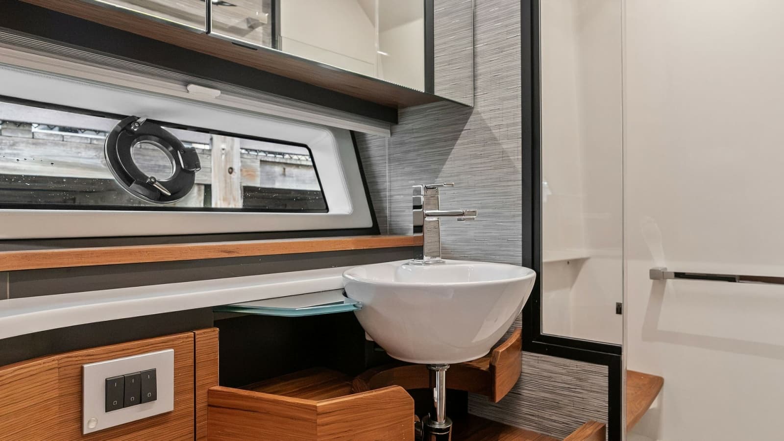 2025 Tiara Yachts 48LE - Photo 62