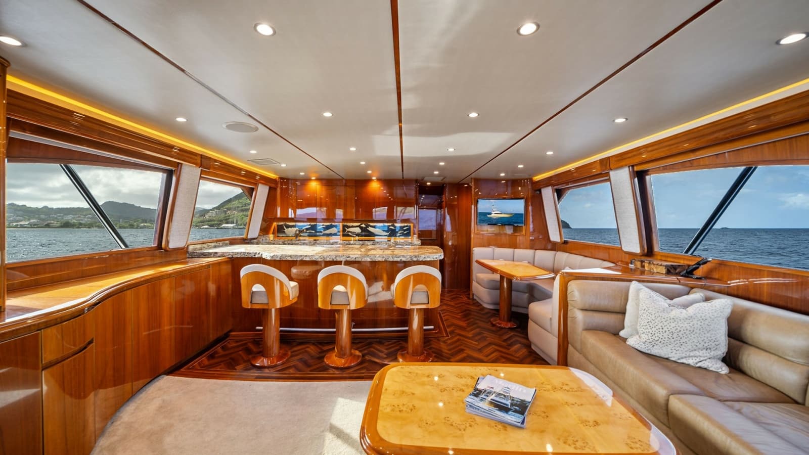 2015 Viking 70 Convertible  - Photo 3