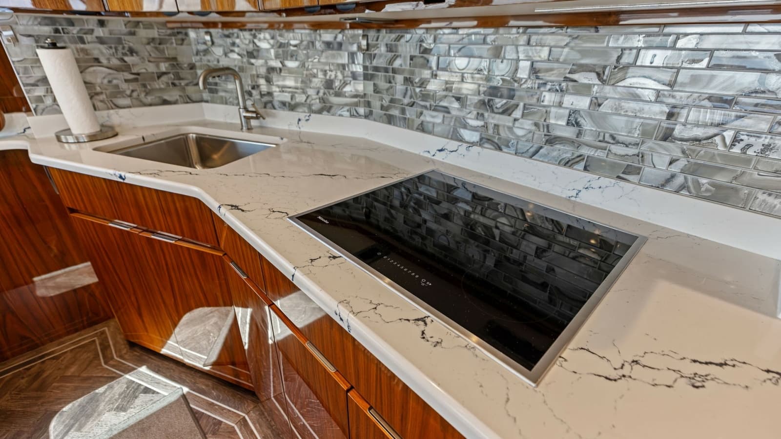 2024 Viking 54 Convertible - Photo 48