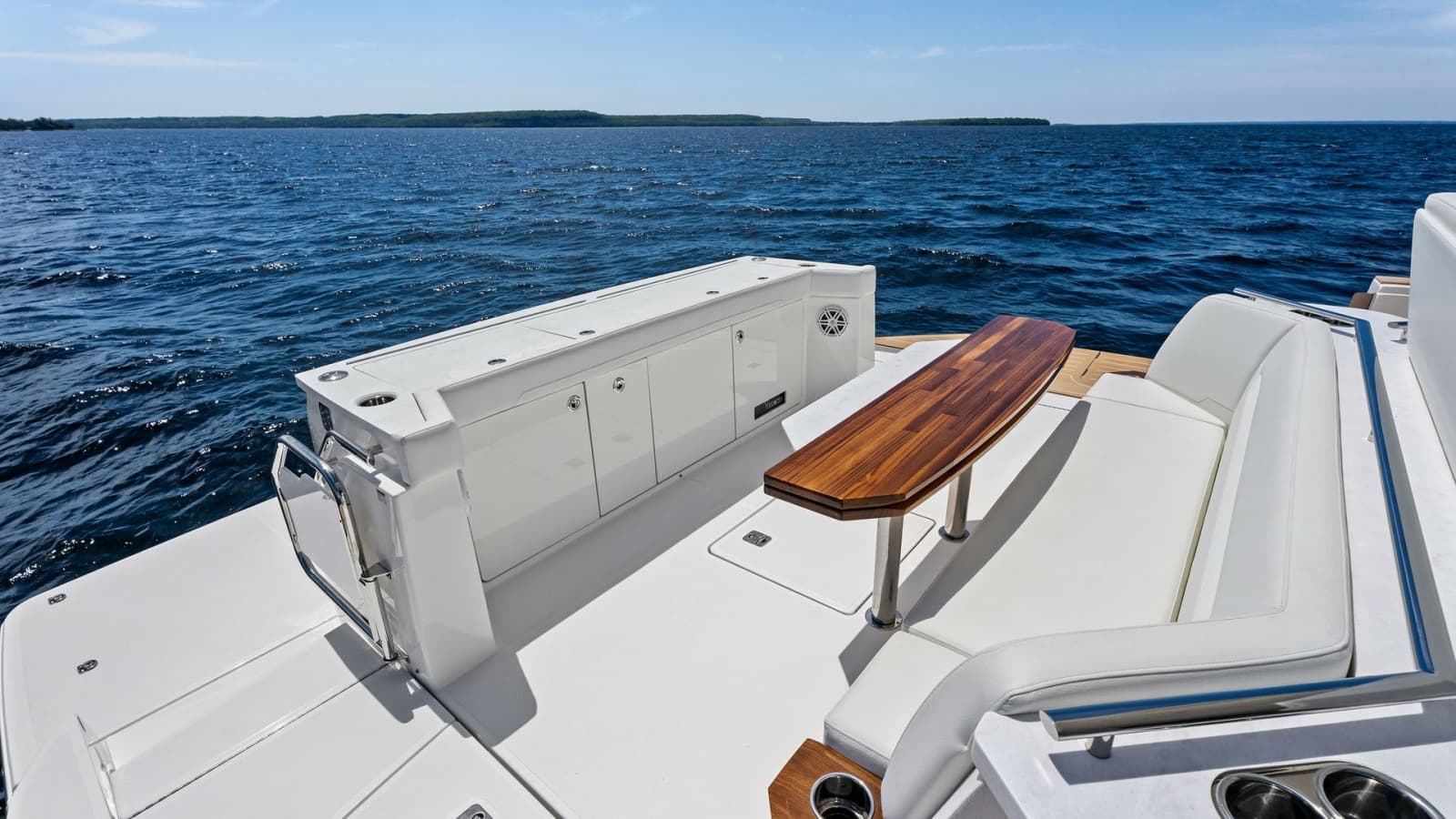 2025 Tiara Yachts EX 60 - Photo 18