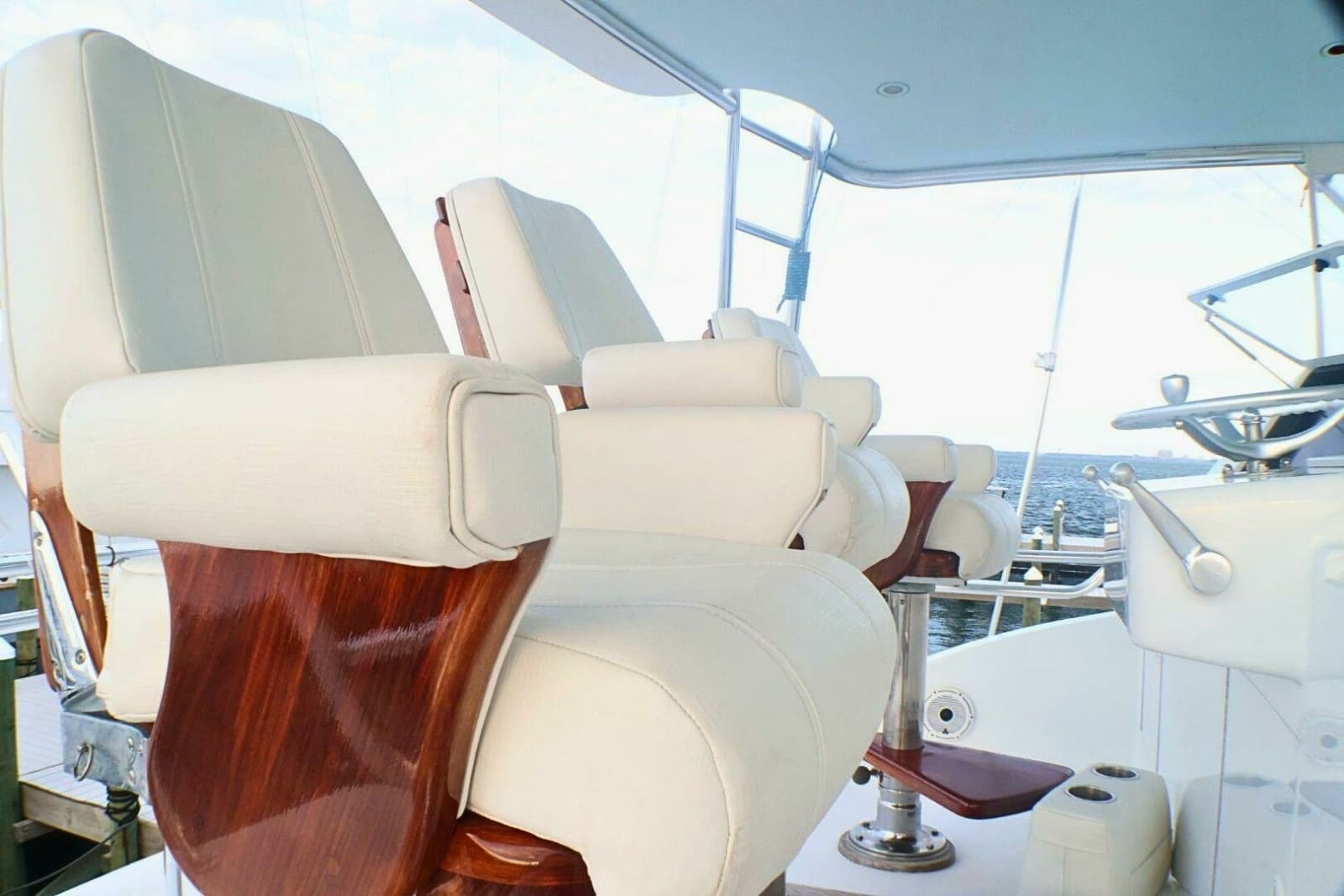 2001 Donzi 73 Sport Yacht - Photo 53