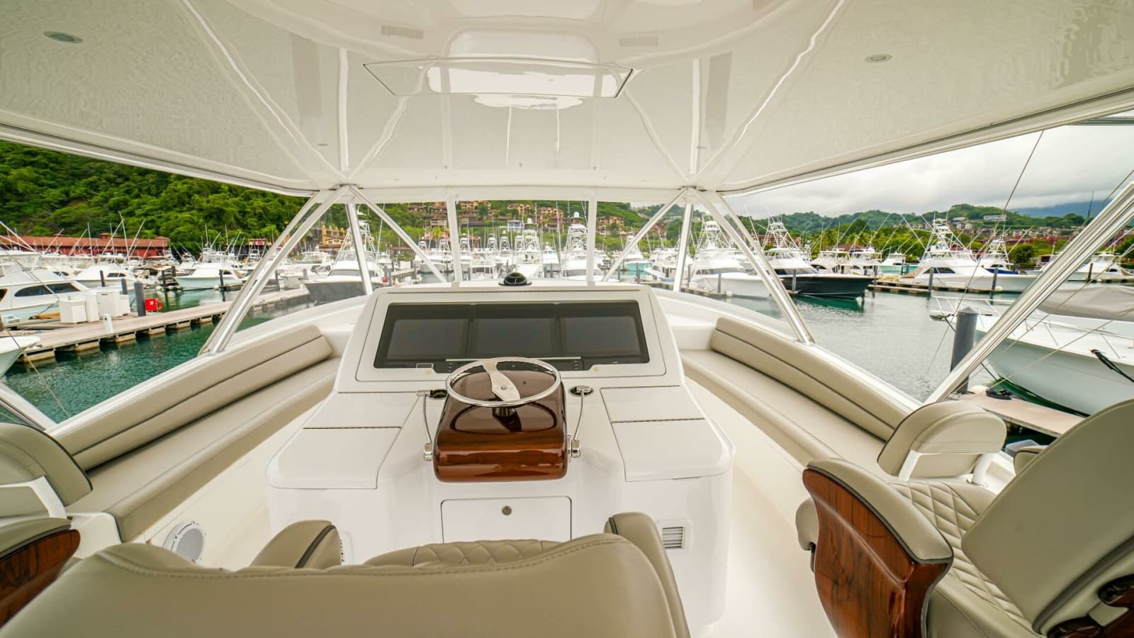 2023 Viking 72 Convertible - Photo 15