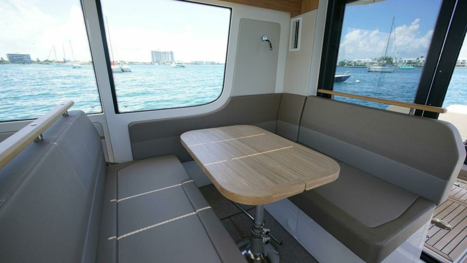 2024 Nimbus Commuter 11 - Photo 22
