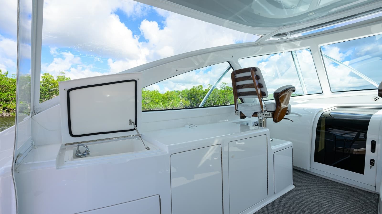 2022 Viking 44 Open - Photo 32