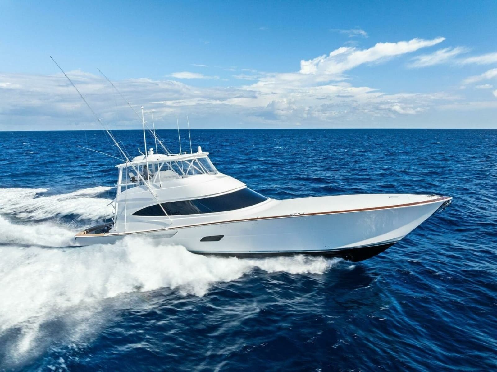 2026 Viking 82 Convertible - Photo 1
