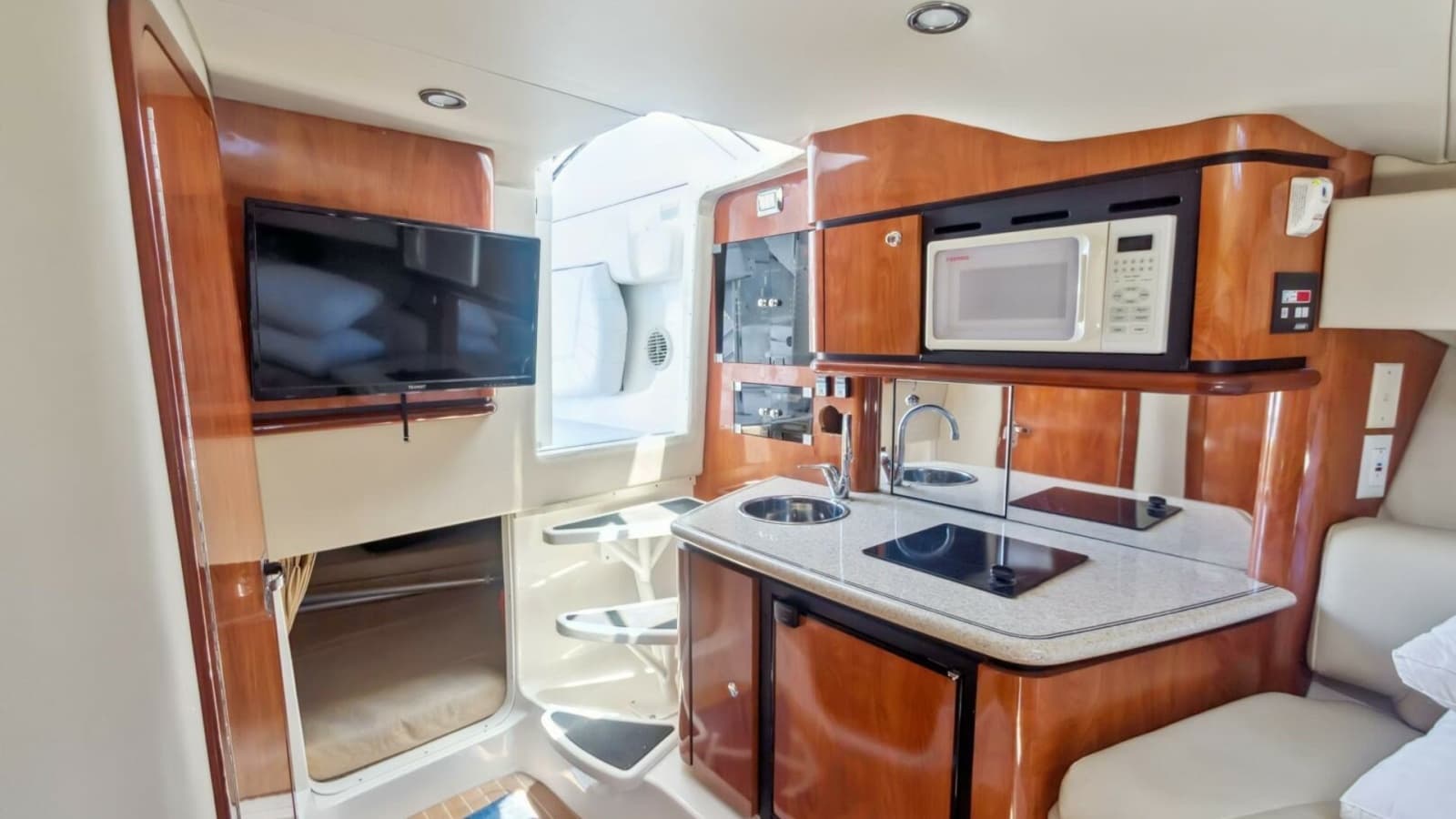 2008 Fountain 38 Sportfishing Cruiser - Photo 3