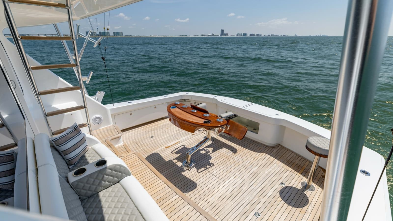 2020 Viking 62 Convertible - Photo 40