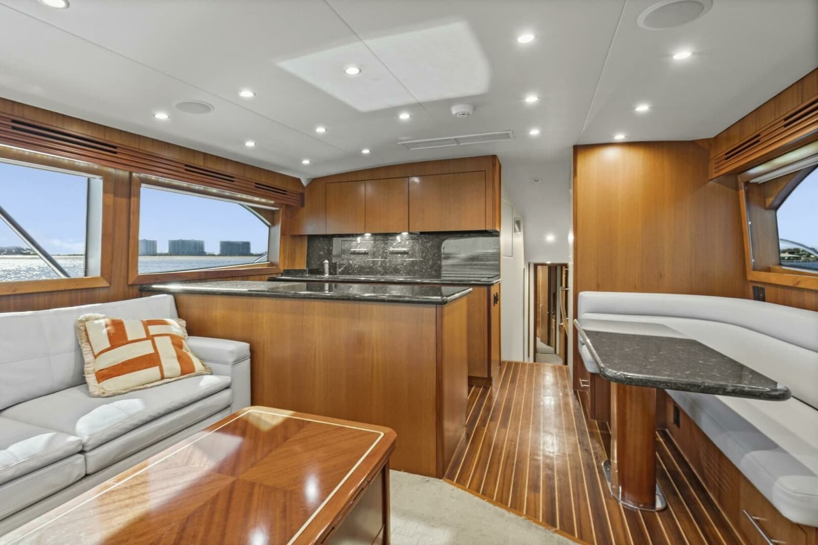 2008 Hatteras 60 Convertible - Photo 8
