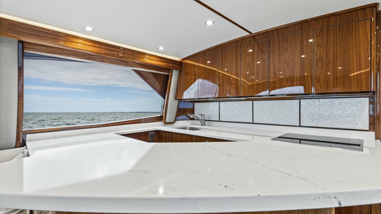 2022 Viking 58 Convertible - Photo 11