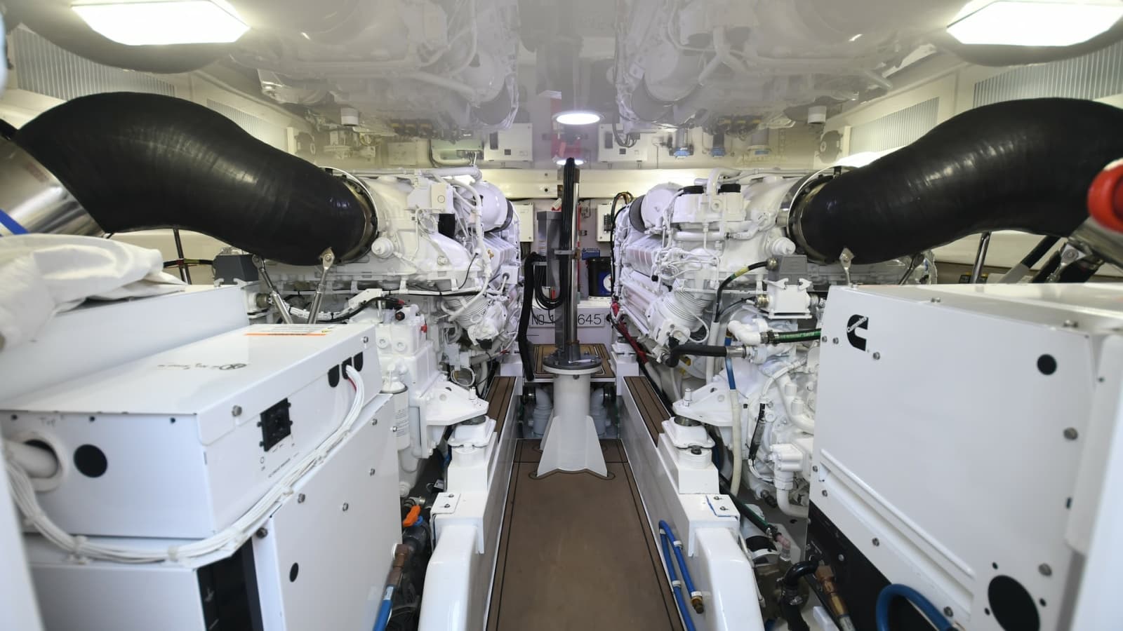 2019 Viking 58 Convertible - Photo 26