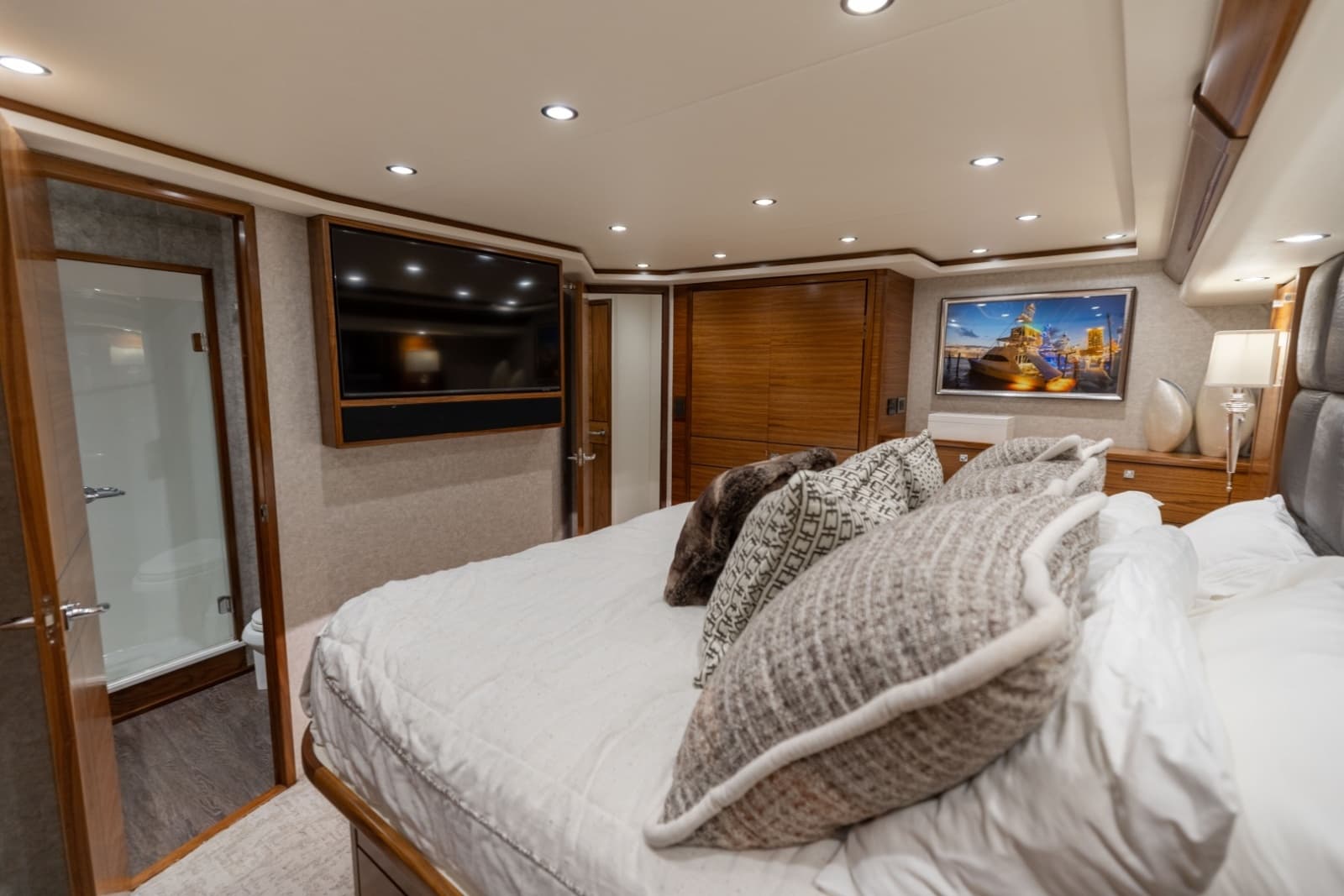 2023 Viking 72 Convertible - Photo 35